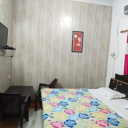 Kuber Home Stay, Guest House Dehradun Esterno foto